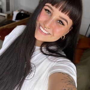 Meet your Posher, Jade